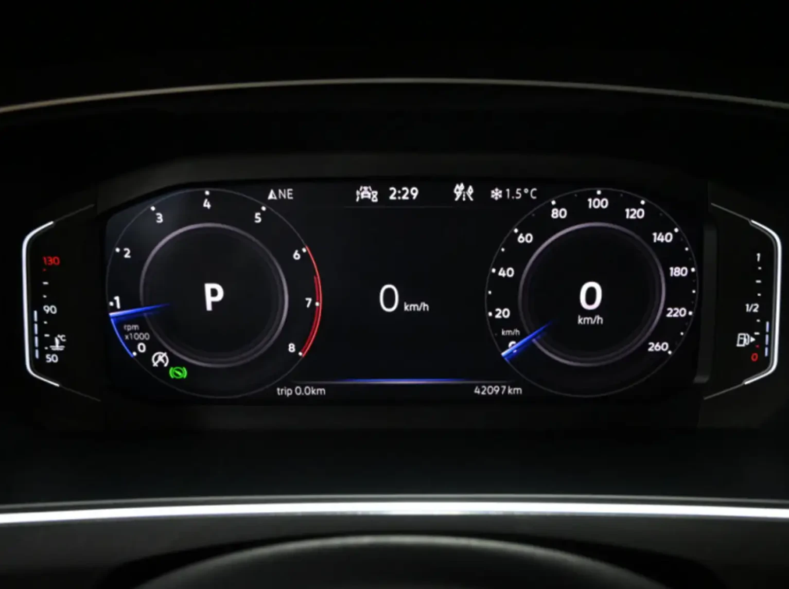 VW Tiguan Highline R-line 4motion, снимка 7 - Автомобили и джипове - 55401600