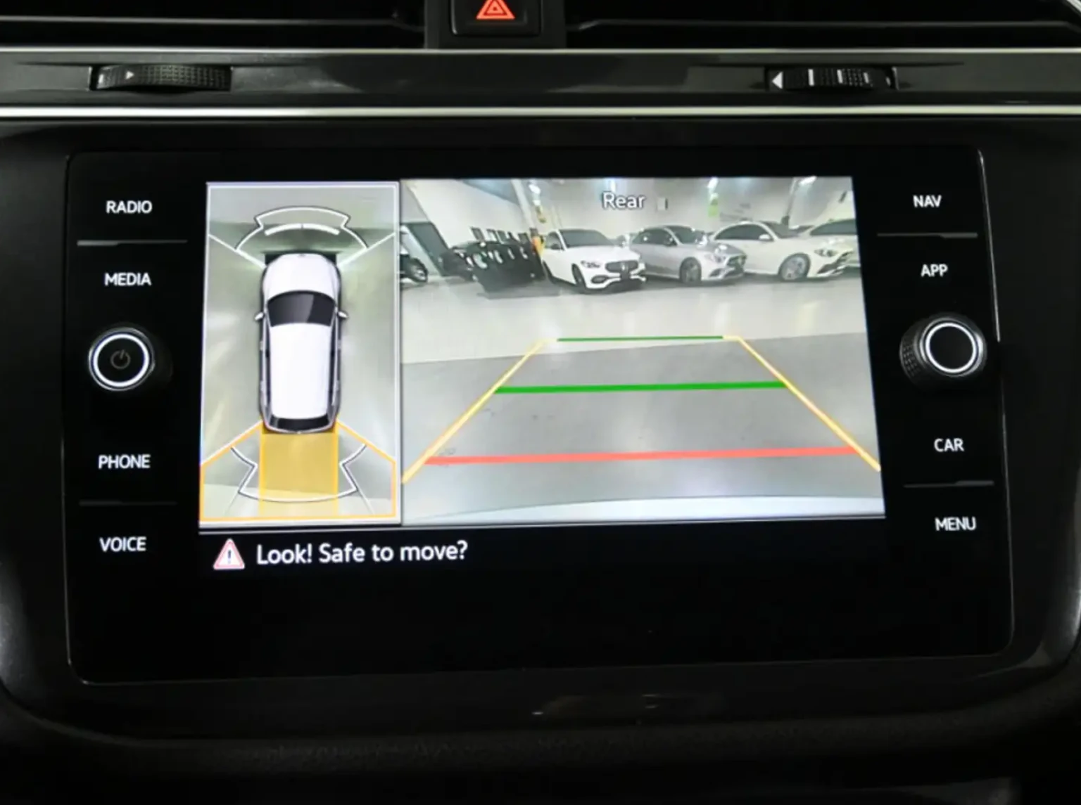 VW Tiguan Highline R-line 4motion, снимка 12 - Автомобили и джипове - 55401600