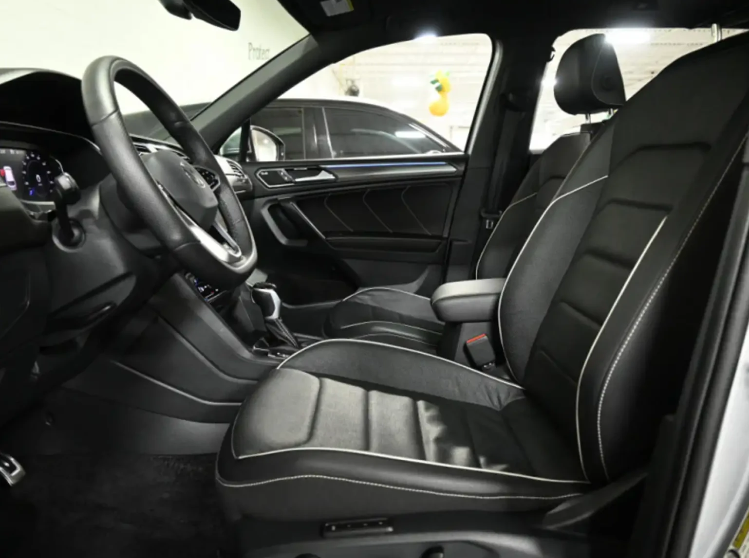 VW Tiguan Highline R-line 4motion, снимка 14 - Автомобили и джипове - 55401600