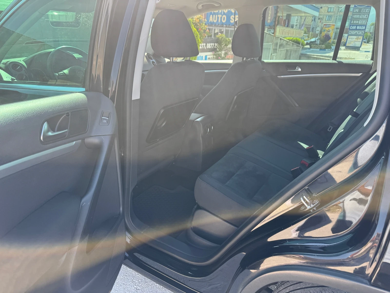 VW Tiguan 2.0 TDI BMT* 4MOTION * DSG * Sport & Style* , снимка 15 - Автомобили и джипове - 55494854
