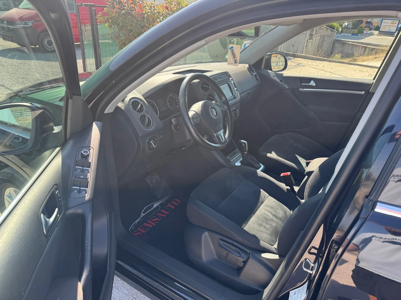 VW Tiguan 2.0 TDI BMT* 4MOTION * DSG * Sport & Style* , снимка 8 - Автомобили и джипове - 55494854