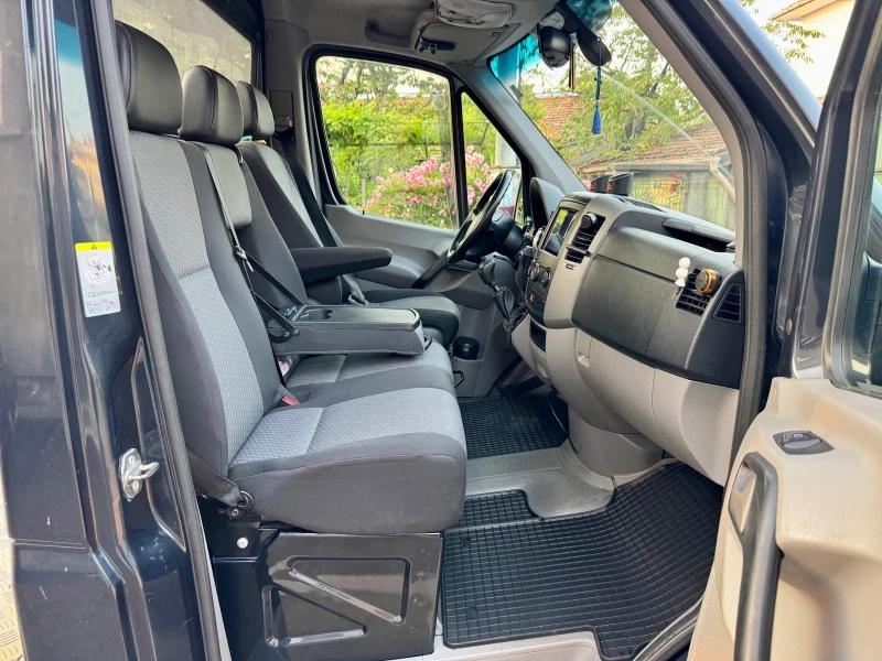 VW Crafter 2.5TDi, снимка 9 - Бусове и автобуси - 52287599