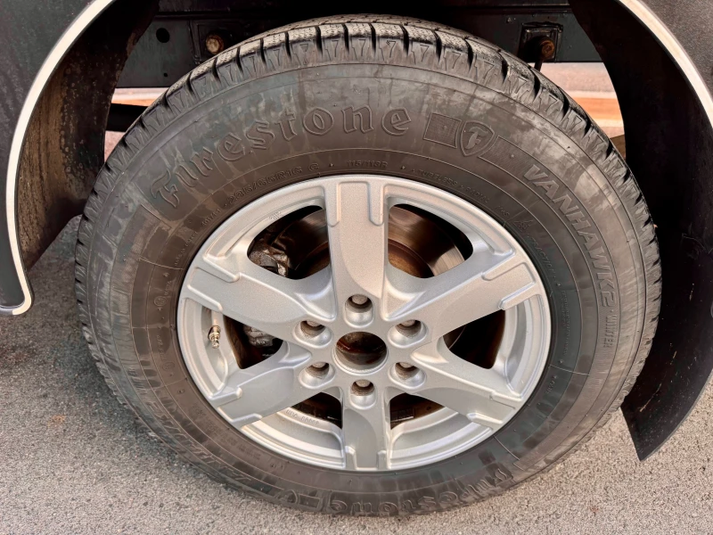 VW Crafter 2.5TDi, снимка 13 - Бусове и автобуси - 52287599