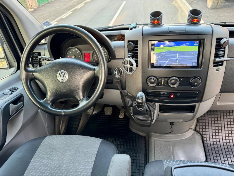 VW Crafter 2.5TDi, снимка 7 - Бусове и автобуси - 52287599