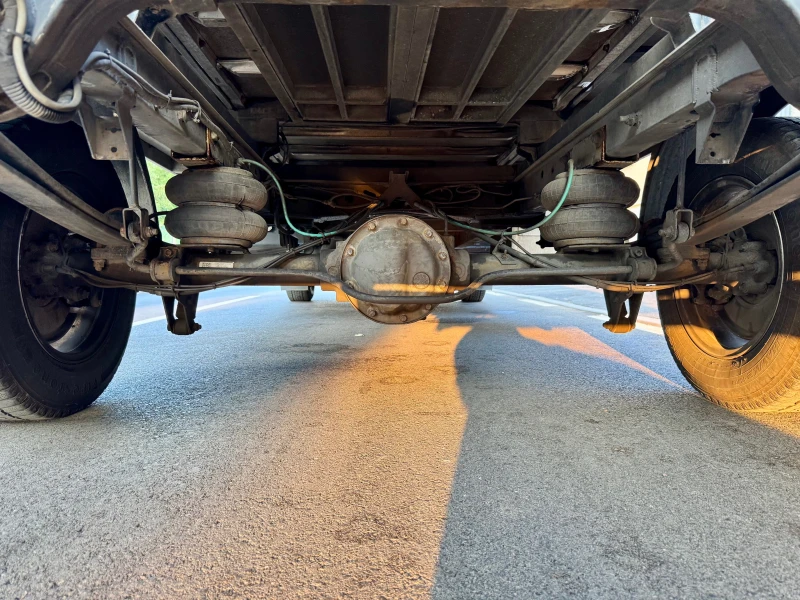 VW Crafter 2.5TDi, снимка 12 - Бусове и автобуси - 52287599