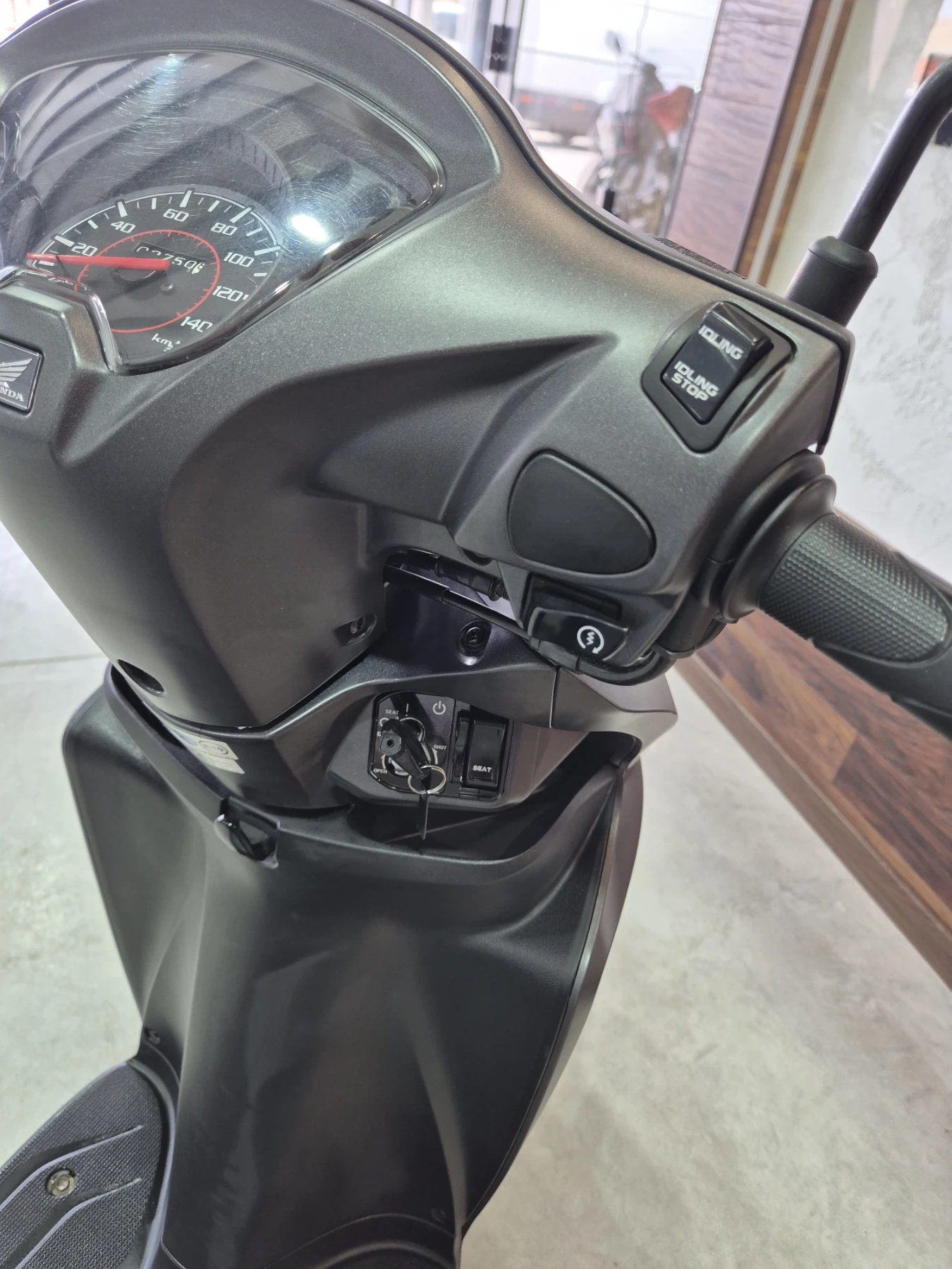 Honda Vision 110 START/STOP 8000км!!! Нов внос от ШВЕЙЦАРИЯ!!!, снимка 12 - Мотоциклети и мототехника - 54206473