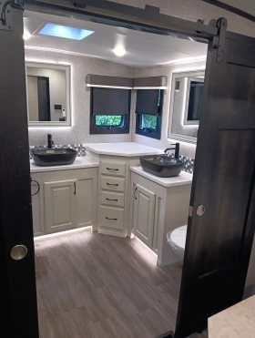 Каравана Други Jayco North Point 387FLRB, снимка 10