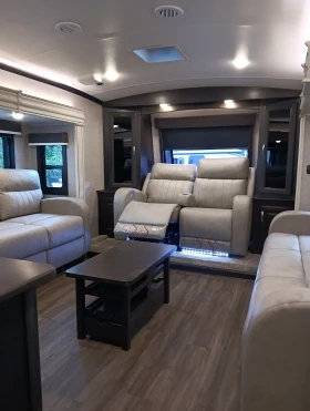 Каравана Други Jayco North Point 387FLRB, снимка 14