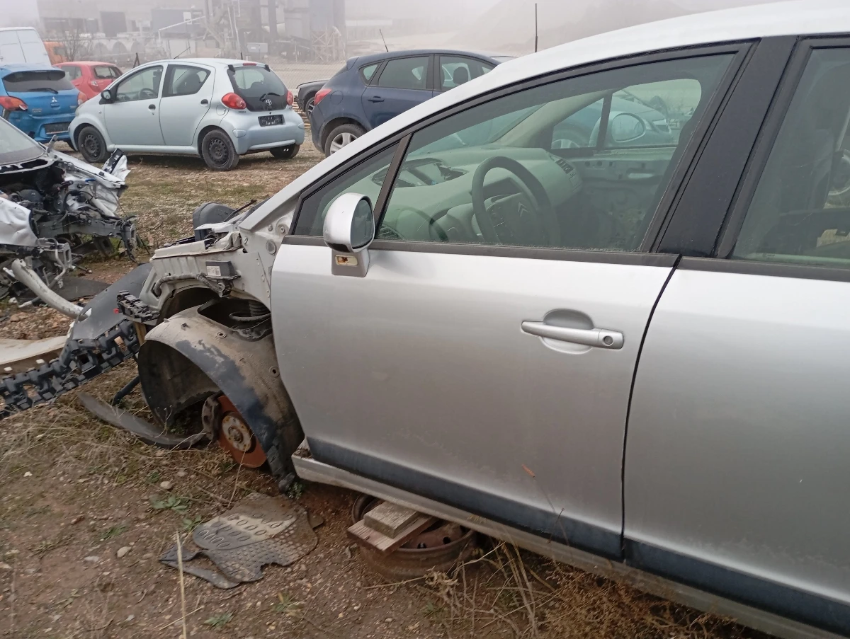 ����� ���� ������ 4�� ������� �4 1.6 ������ | Mobile.bg � ����������� 1