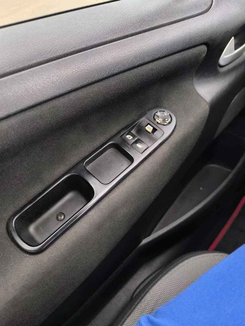 Peugeot 207 SW 1.4 i ПАНОРАМА, снимка 5 - Автомобили и джипове - 52657445