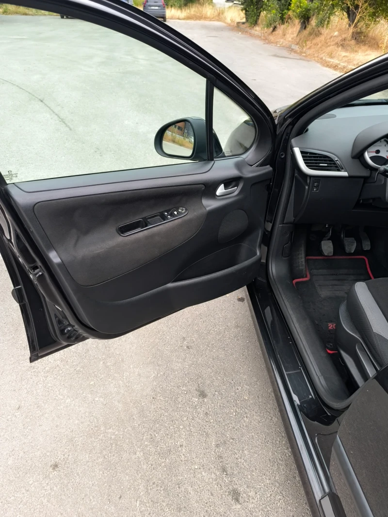 Peugeot 207 SW 1.4 i ПАНОРАМА, снимка 12 - Автомобили и джипове - 52657445