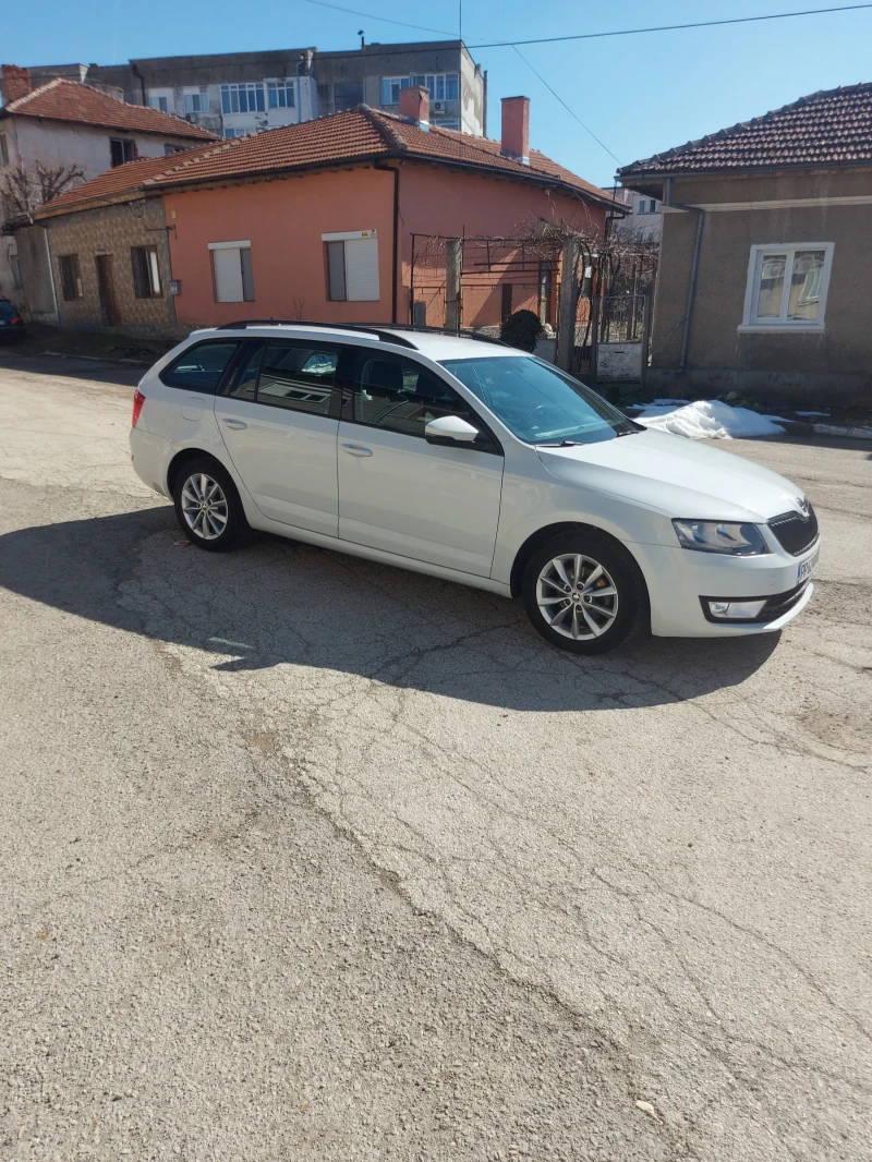 Skoda Octavia, снимка 2 - Автомобили и джипове - 52382386