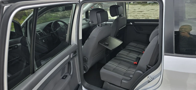 VW Touran, снимка 9 - Автомобили и джипове - 52446340