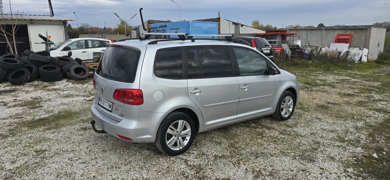 VW Touran, снимка 6 - Автомобили и джипове - 52446340