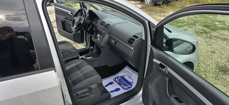 VW Touran, снимка 12 - Автомобили и джипове - 52446340