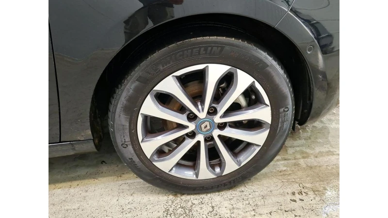 Renault Zoe Промо R135 52kw Intense+ Bose+ Подгреви+ Кожа, снимка 7 - Автомобили и джипове - 52914210