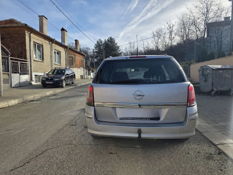 Opel Astra 1, 7CDTI, снимка 8 - Автомобили и джипове - 52958479