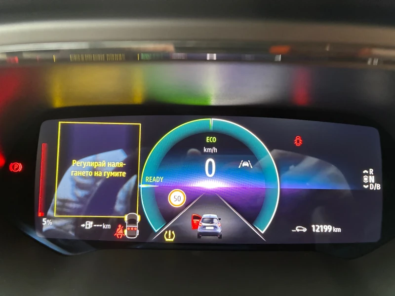 Renault Zoe, снимка 16 - Автомобили и джипове - 53226767