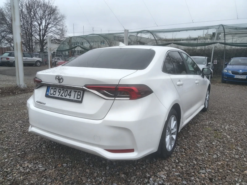 Toyota Corolla 1.5i Гаранционна, снимка 4 - Автомобили и джипове - 53285064