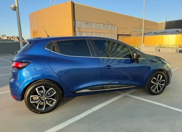 Renault Clio Moschino Edition 53000km, снимка 2 - Автомобили и джипове - 55504710