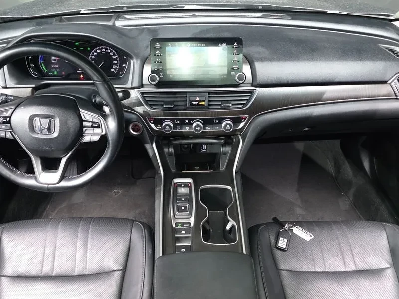 Honda Accord 10Th Generation 2.0 Hybrid Touring, снимка 7 - Автомобили и джипове - 56286174