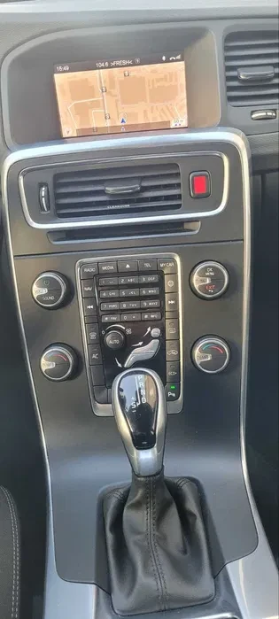 Volvo V60, снимка 6 - Автомобили и джипове - 56613034