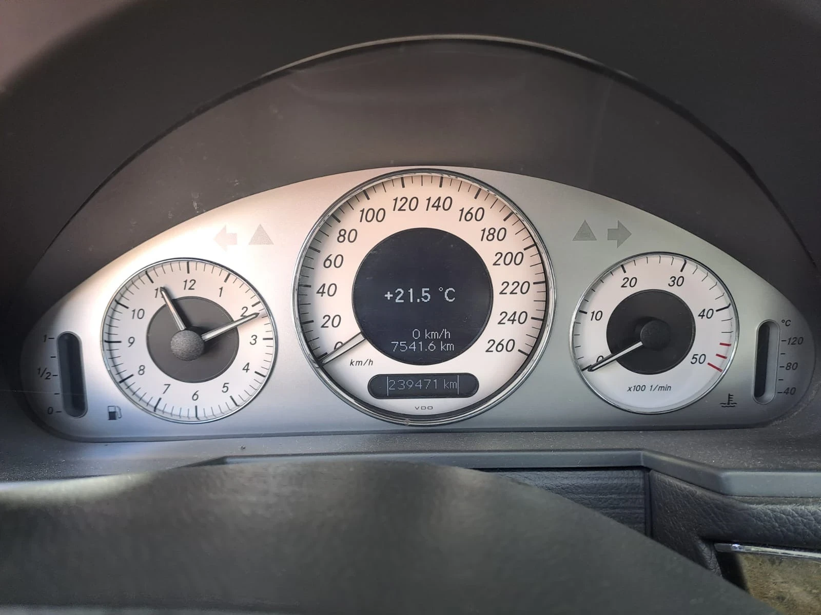 Mercedes-Benz E 320  - изображение 6