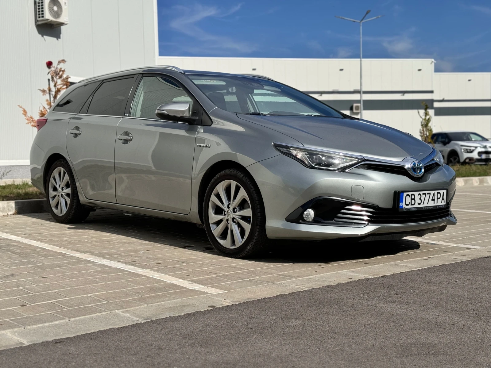 Toyota Auris 1.8 HYBRID Led FACELIFT  - изображение 4