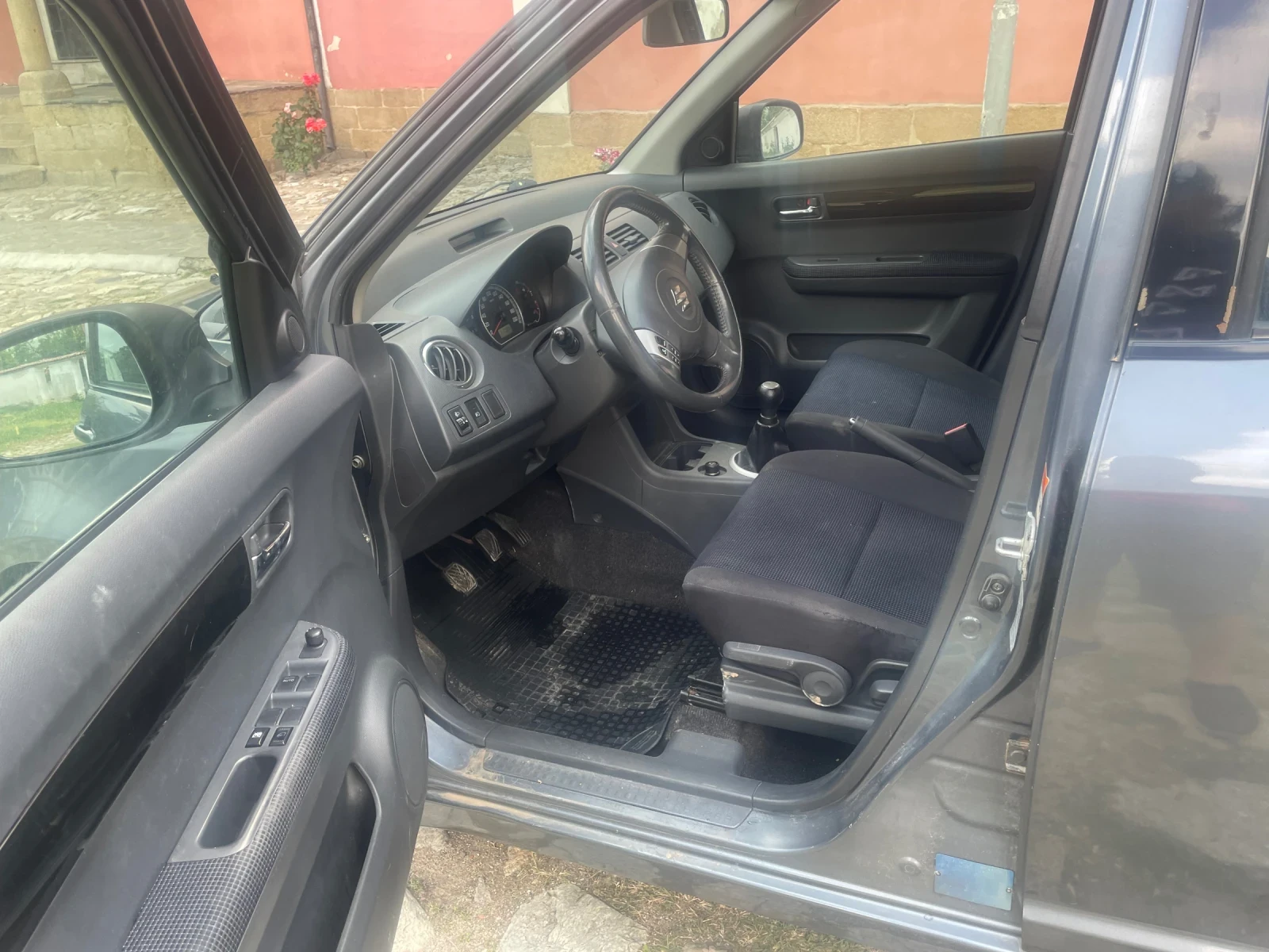 Suzuki Swift 1.3i 4x4 KLIMATIK - изображение 9
