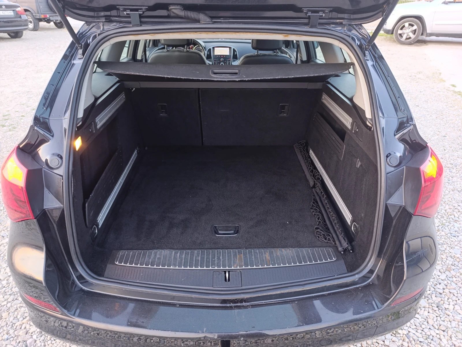 Opel Astra  1.7 CDTI Cosmo - изображение 10