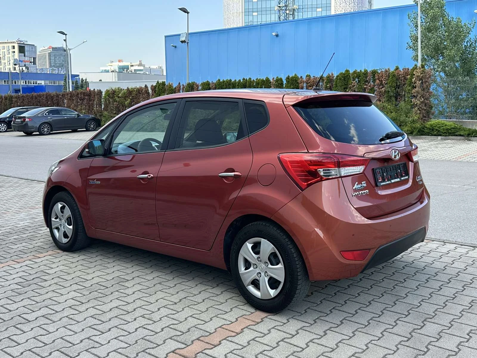 Hyundai Ix20 1.6 i-ШВЕЙЦАРИЯ - изображение 4