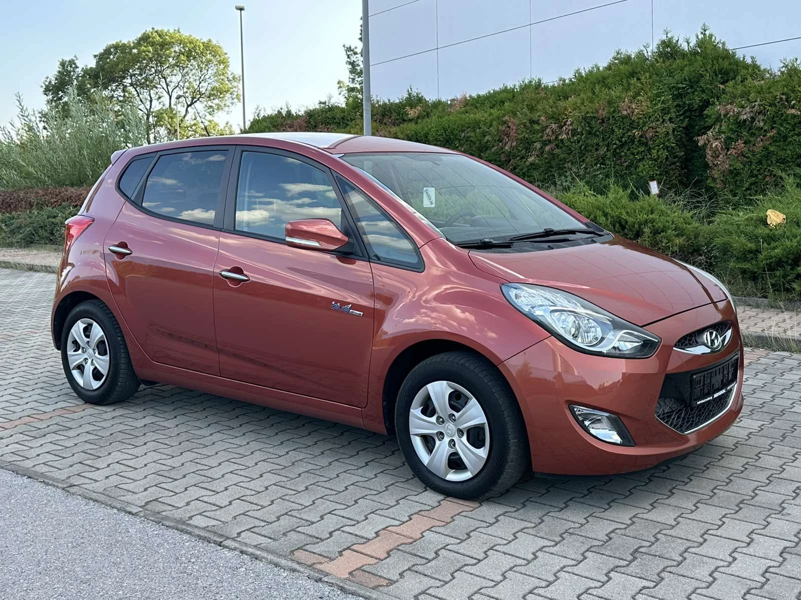 Hyundai Ix20 1.6 i-ШВЕЙЦАРИЯ - изображение 3