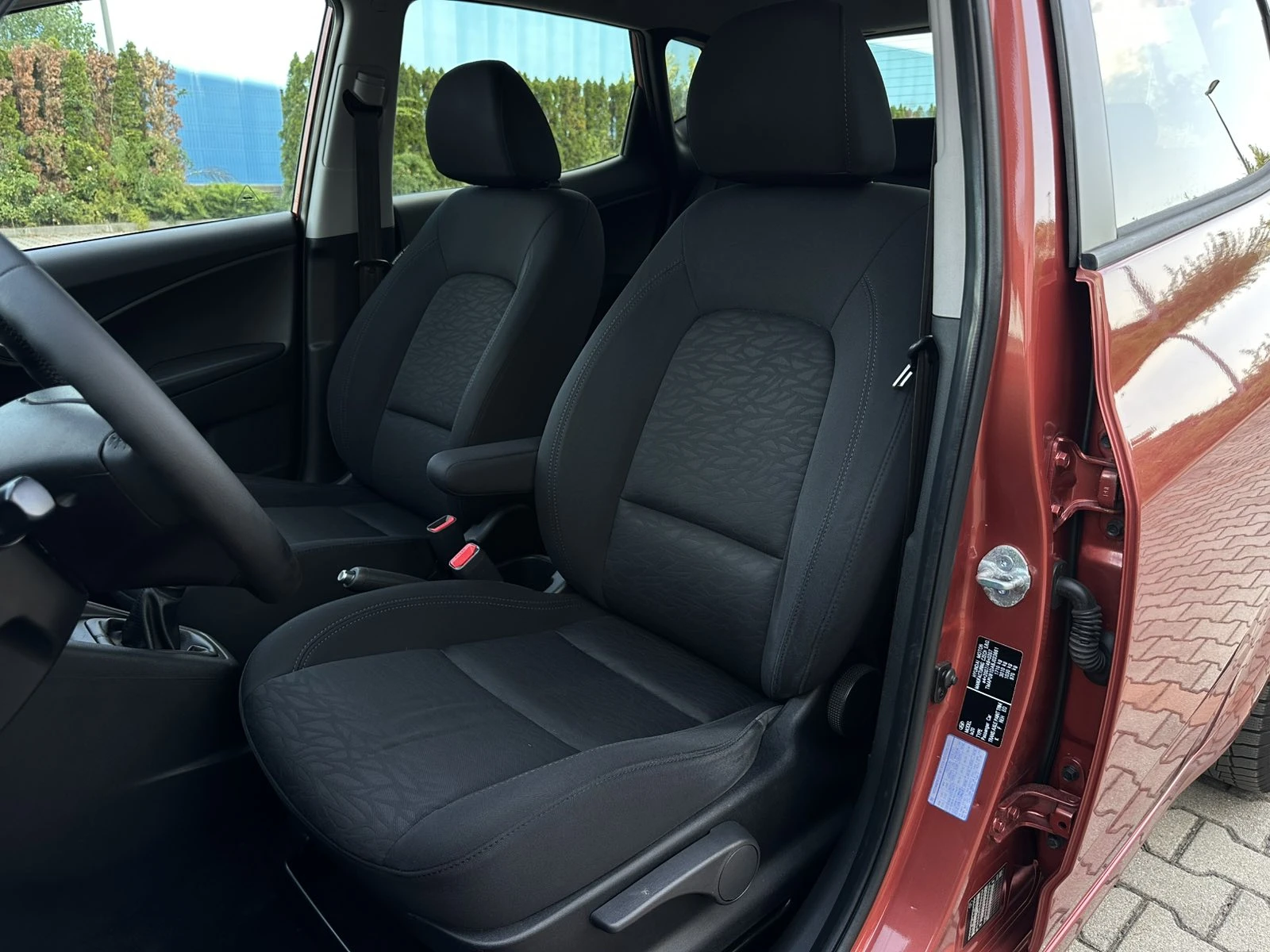 Hyundai Ix20 1.6 i-ШВЕЙЦАРИЯ - изображение 9