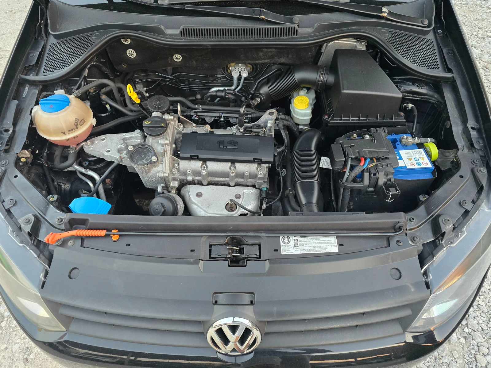 VW Polo 1.2 БЕНЗИН ! ! КЛИМАТИК | Mobile.bg — изображение 16