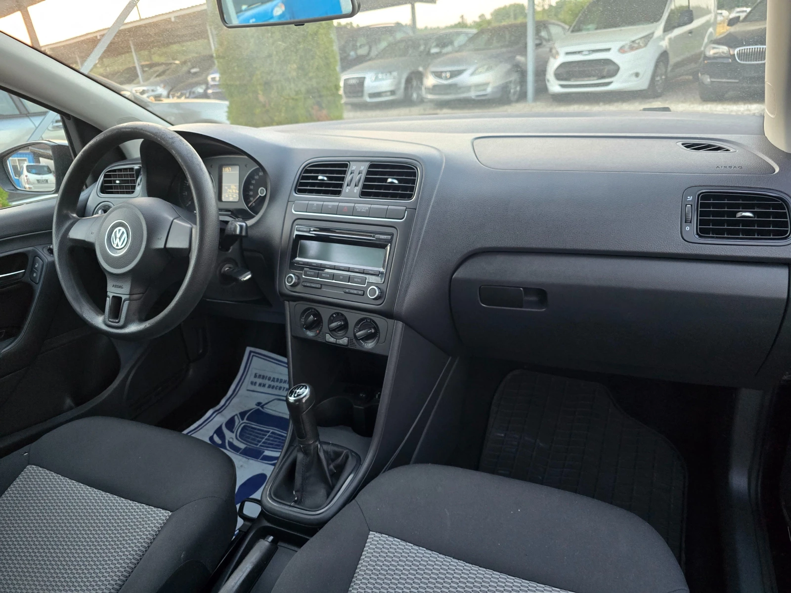 VW Polo 1.2 БЕНЗИН ! ! КЛИМАТИК | Mobile.bg — изображение 11