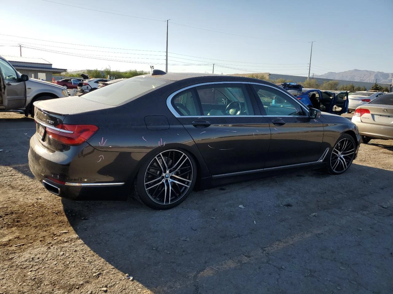 BMW 750 V8| XDRIVE| FULL ЕКСТРИ| CARFAX| РЕАЛНИ КМ| ТОП - изображение 3