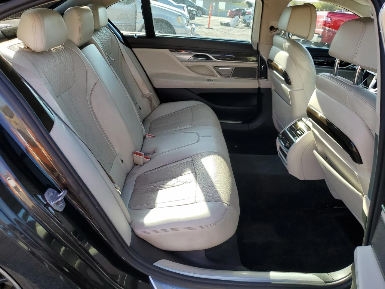 BMW 750 V8| XDRIVE| FULL ЕКСТРИ| CARFAX| РЕАЛНИ КМ| ТОП - изображение 7