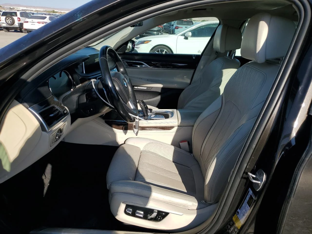 BMW 750 V8| XDRIVE| FULL ЕКСТРИ| CARFAX| РЕАЛНИ КМ| ТОП - изображение 5