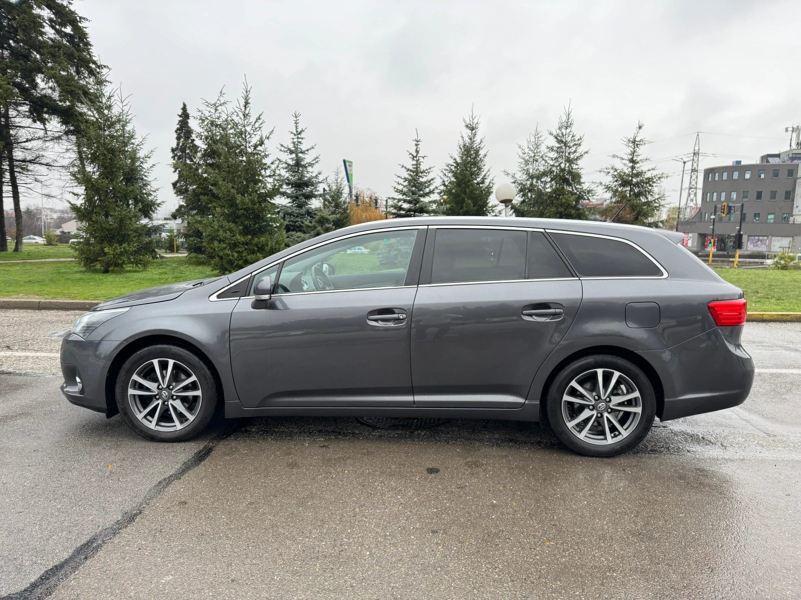 Toyota Avensis  - изображение 8