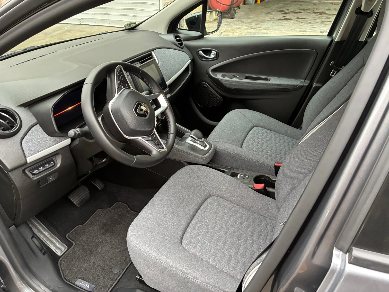 Renault Zoe  - изображение 6