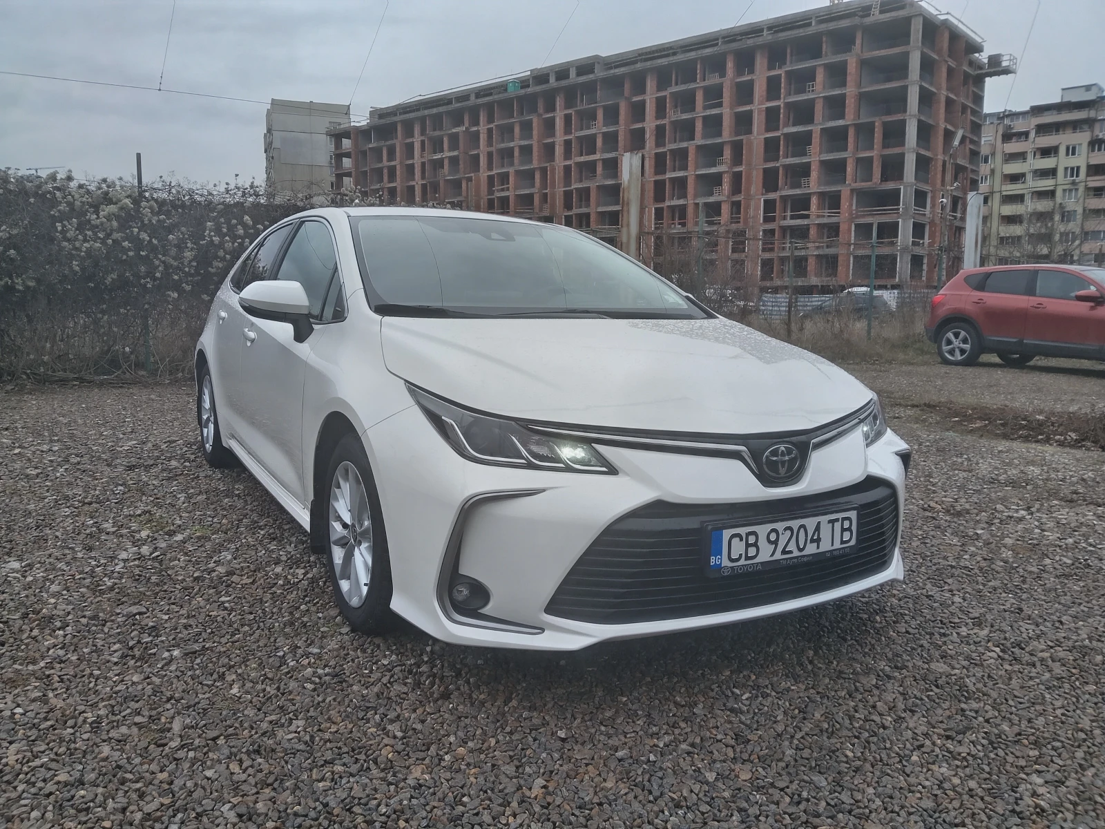 Toyota Corolla 1.5i Гаранционна - изображение 2