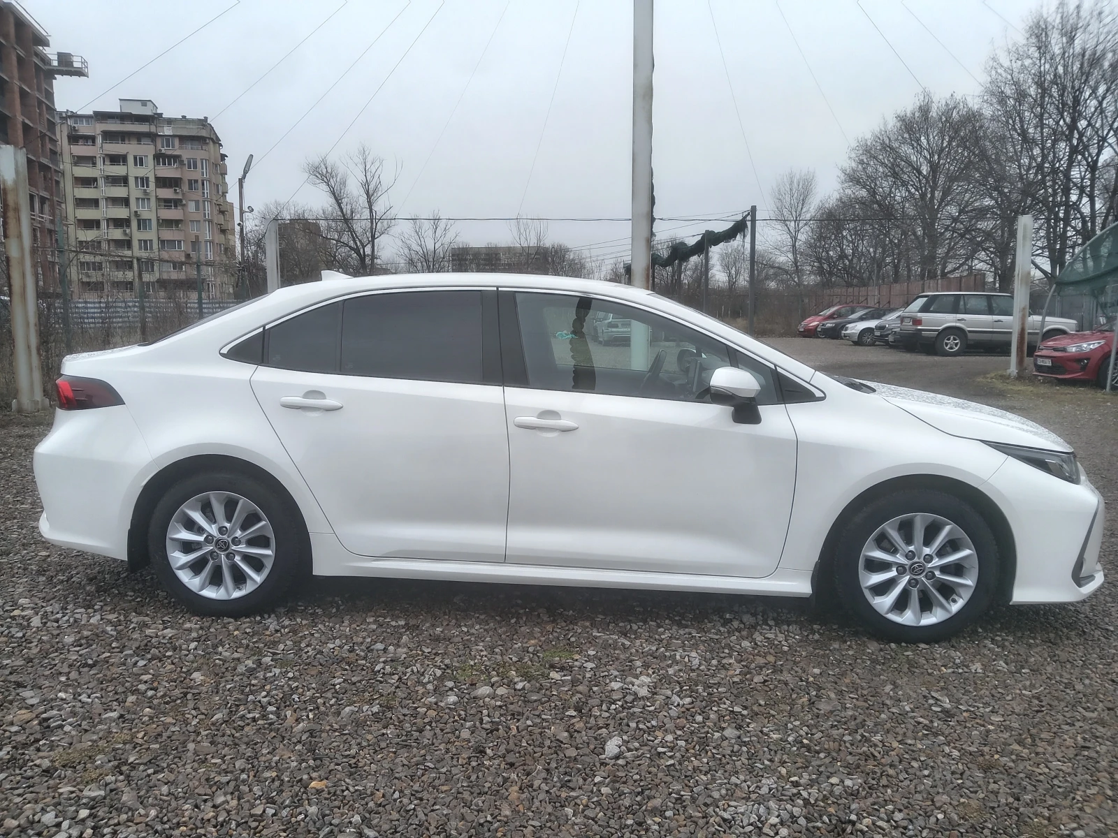 Toyota Corolla 1.5i Гаранционна - изображение 6