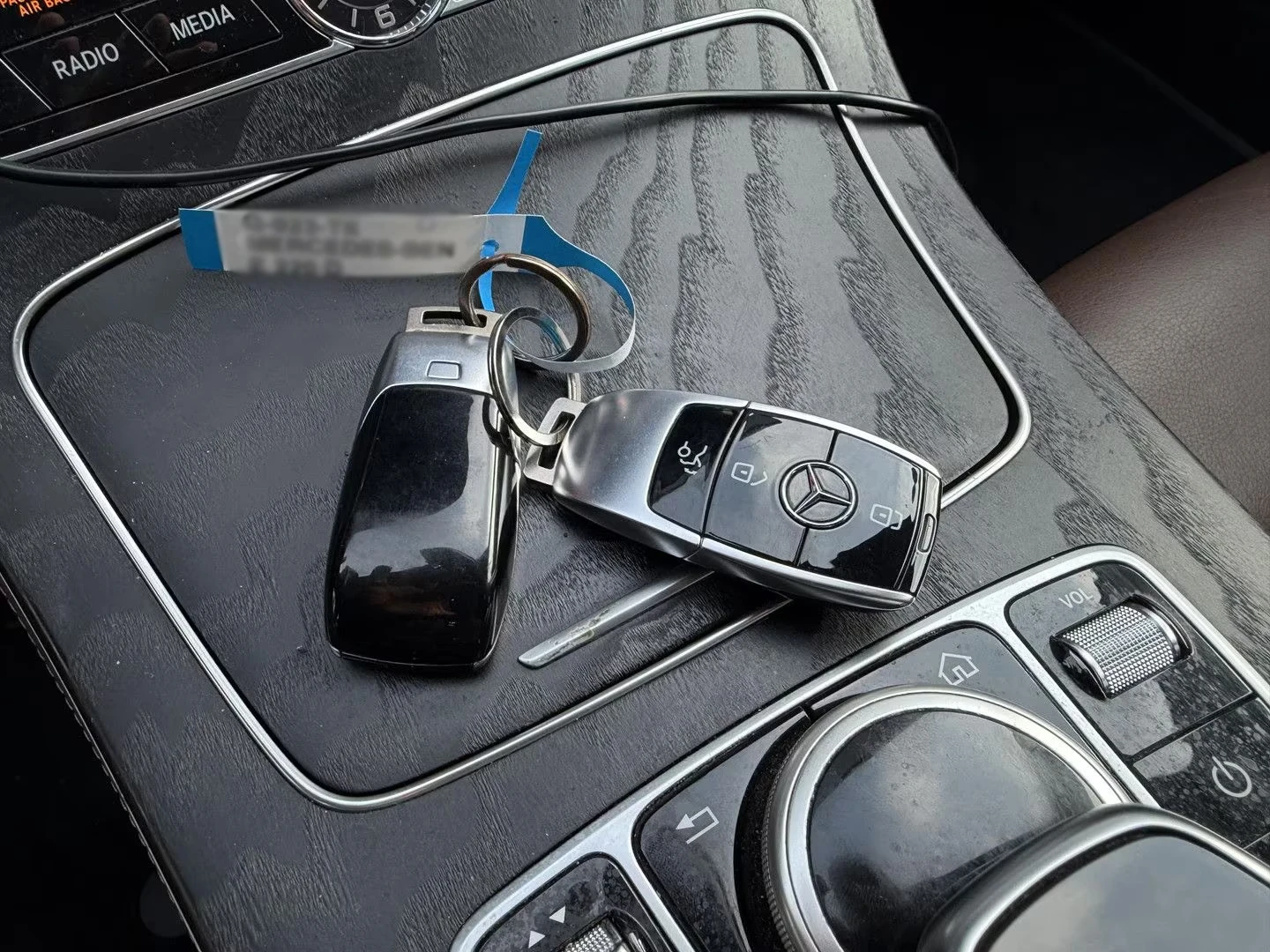 Mercedes-Benz E 220 2.0/194HP/WIDESCREEN/DISTR/CAM/129h | Mobile.bg � ����������� 15