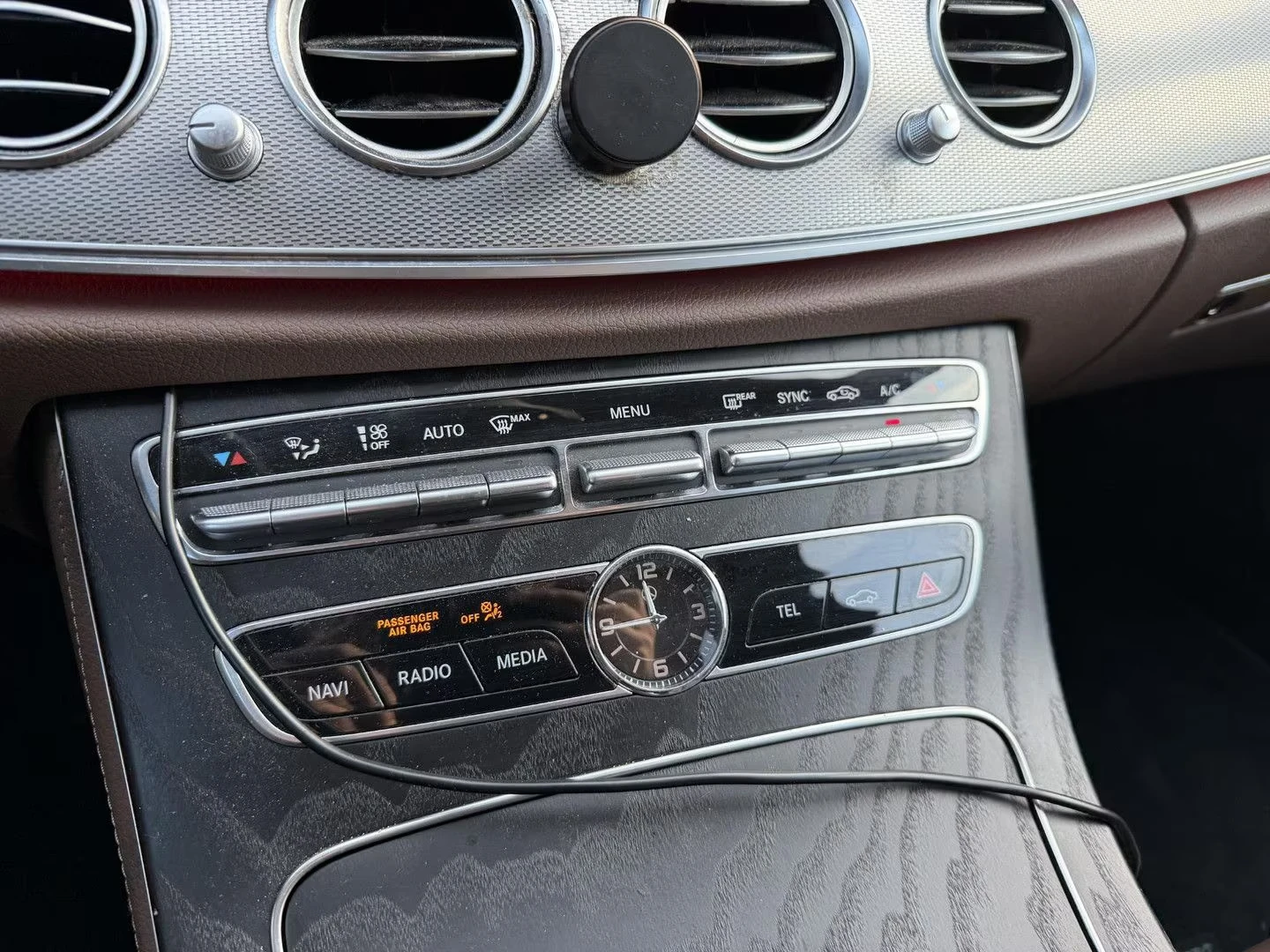 Mercedes-Benz E 220 2.0/194HP/WIDESCREEN/DISTR/CAM/129h | Mobile.bg � ����������� 14