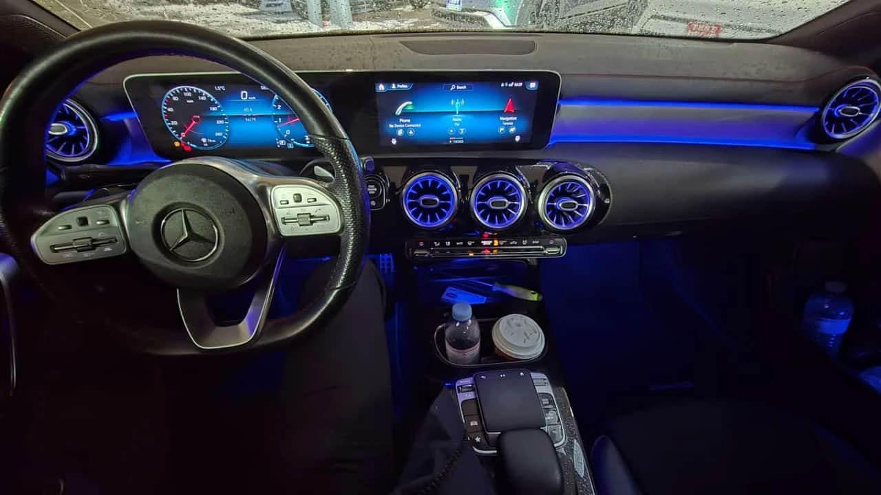 Mercedes-Benz CLA 250 | AMG-LINE| DISTRONIC| ПОДГРЕВИ| CARFAX, снимка 8 - Автомобили и джипове - 54011480