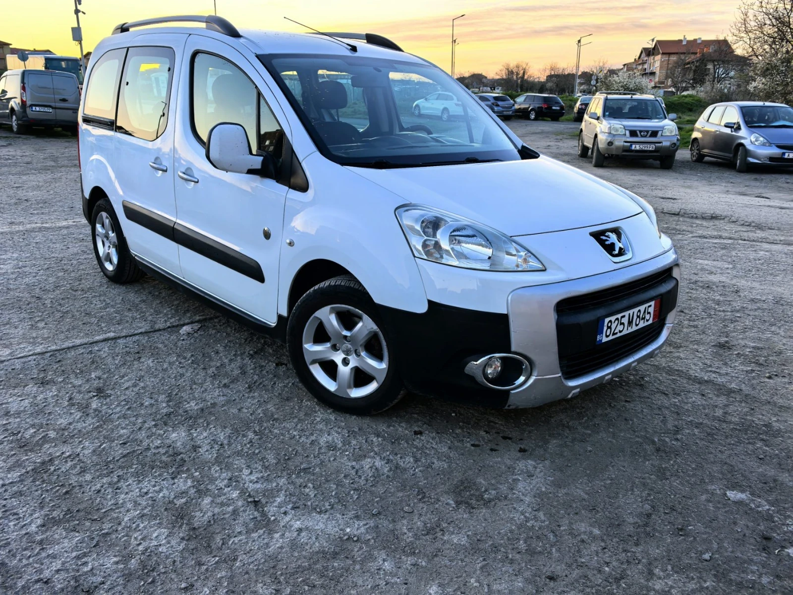 Peugeot Partner Tapee, снимка 9 - Автомобили и джипове - 54214715