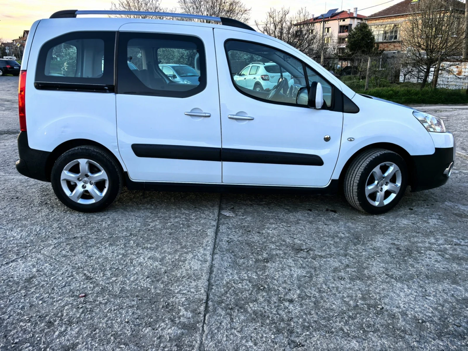 Peugeot Partner Tapee, снимка 4 - Автомобили и джипове - 54214715