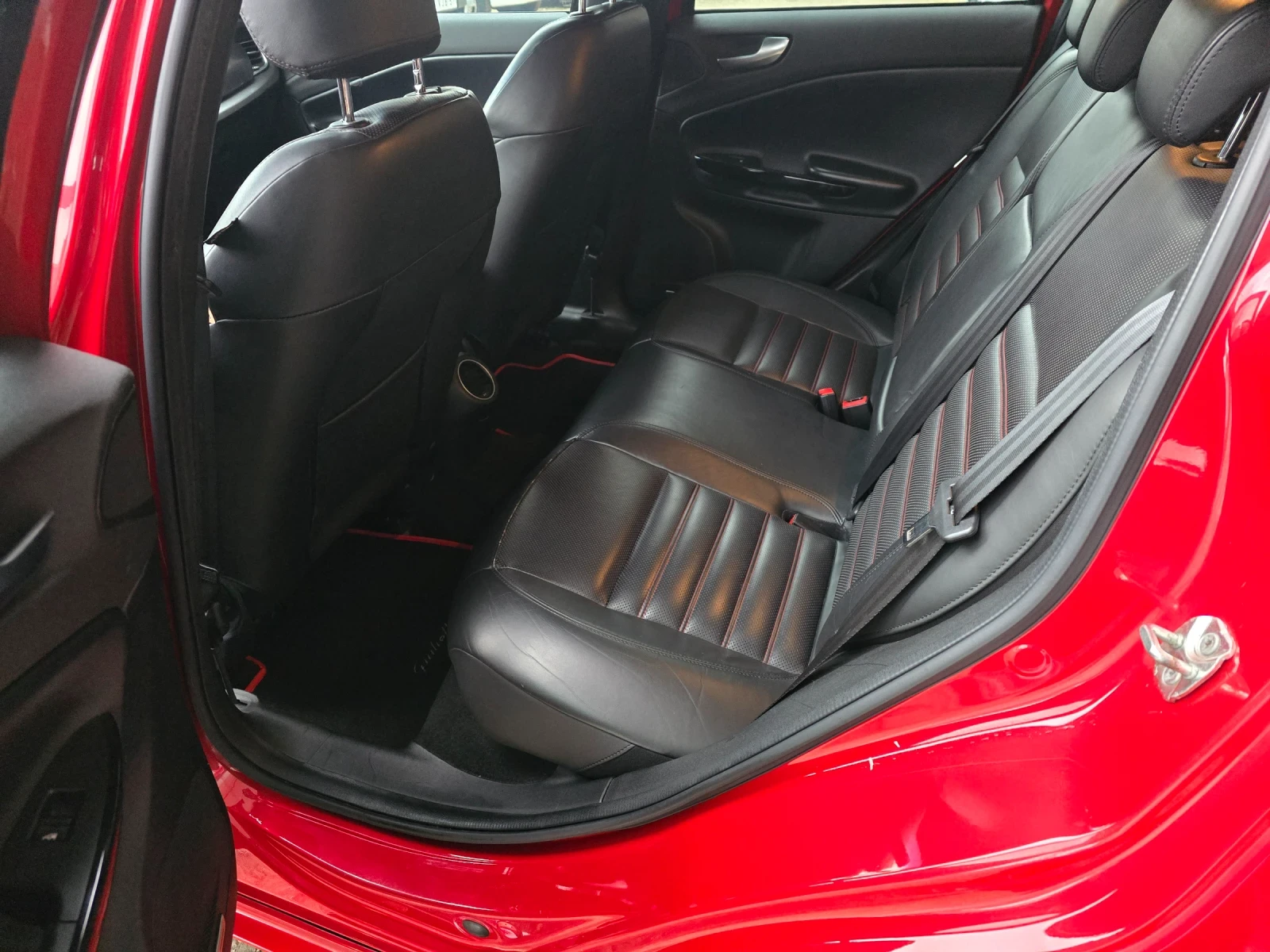 Alfa Romeo Giulietta 1.4� 170�� ��������� | Mobile.bg � ����������� 9