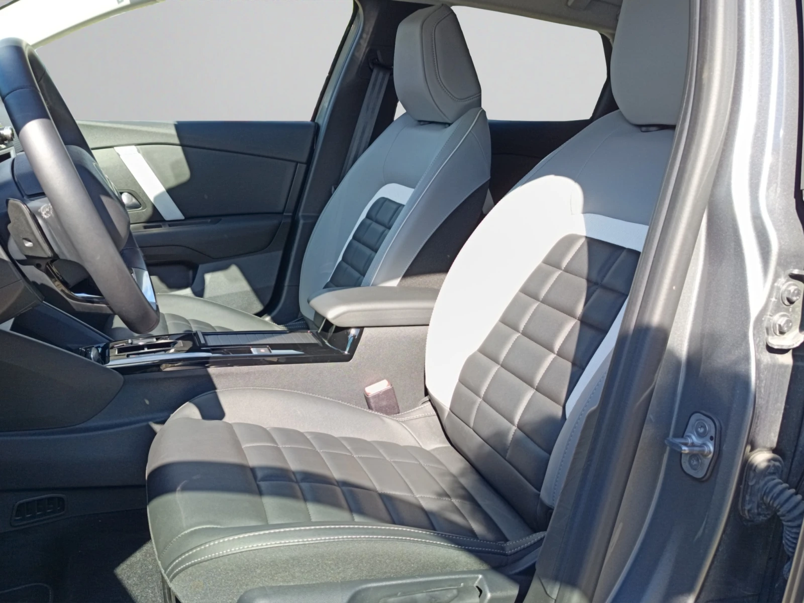 Citroen C4X MAX, снимка 14 - Автомобили и джипове - 54560509