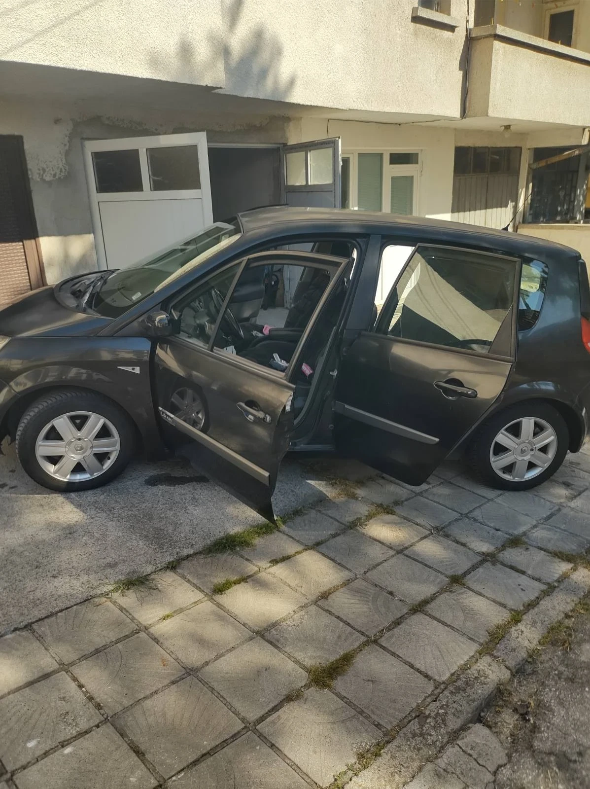 Renault Megane, снимка 3 - Автомобили и джипове - 54899035